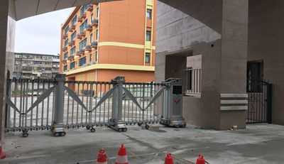 鄭州市建設路第二小學采用華捷盛智能伸縮門等產(chǎn)品